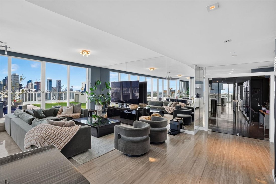 Condo in Miami, Florida, United States 4 - 19024946