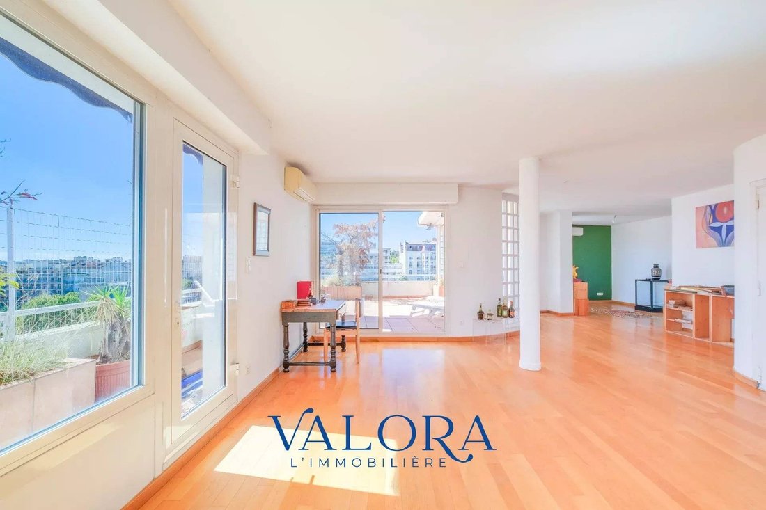 Appartement à Castellane, 6e Arrondissement, Marseille 4 - 16334423