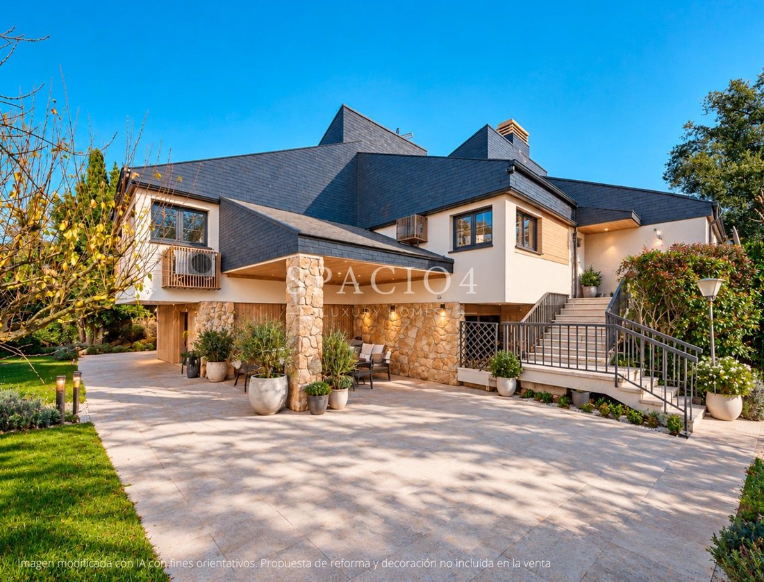 Chalet a Las Rozas de Madrid, Madrid, Spagna 1 - 18357112
