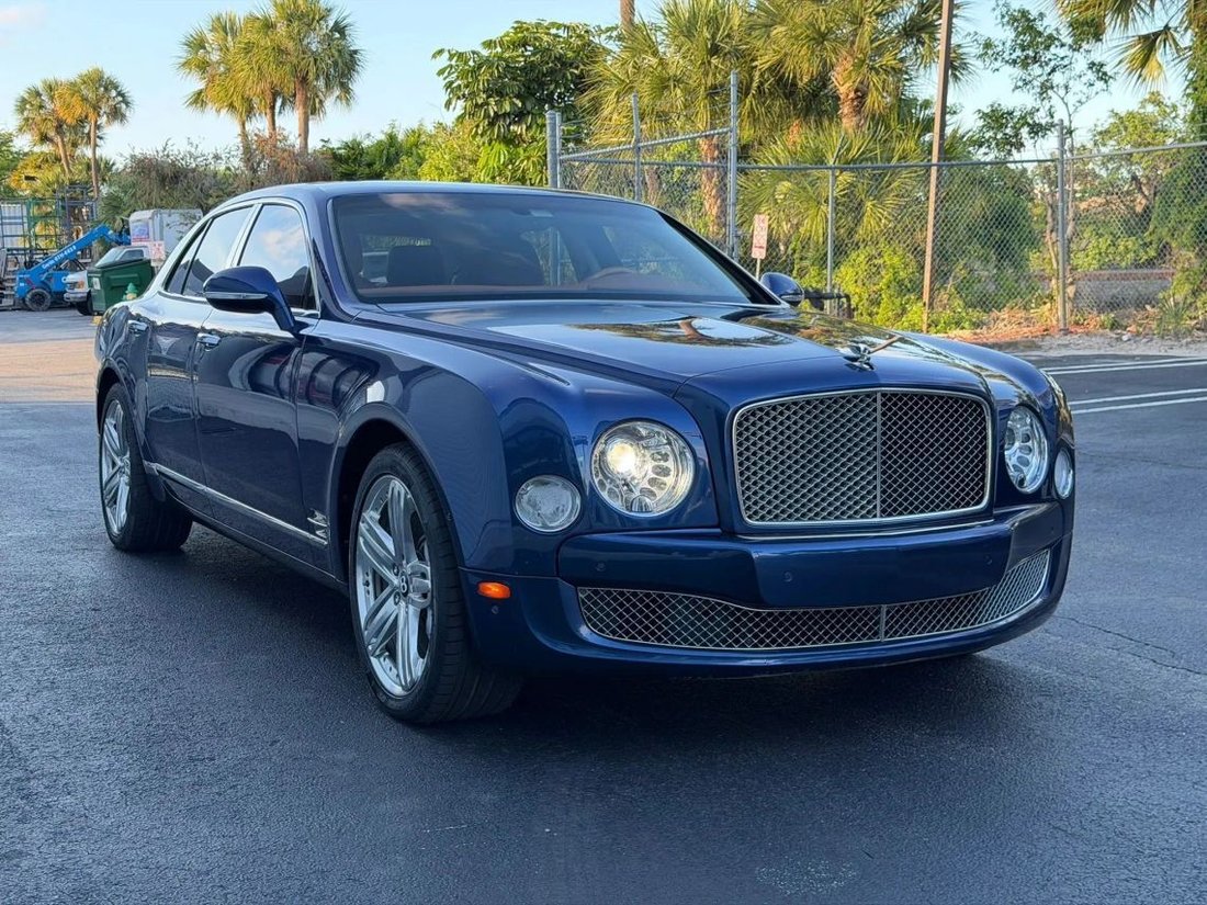 Sedan in Boynton Beach, FL, United States 2 - 19025723