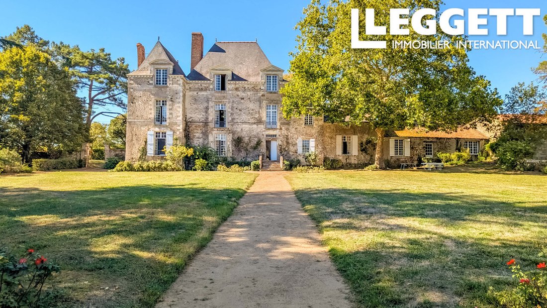 Castello a Le Loroux-Bottereau, Paesi della Loira, Francia 2 - 19004875