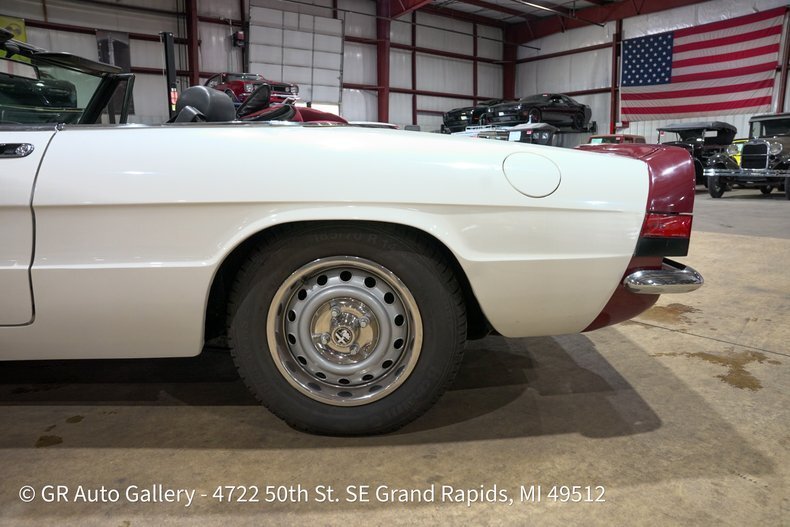 Cabriolet in Grand Rapids, United States 5 - 19027229