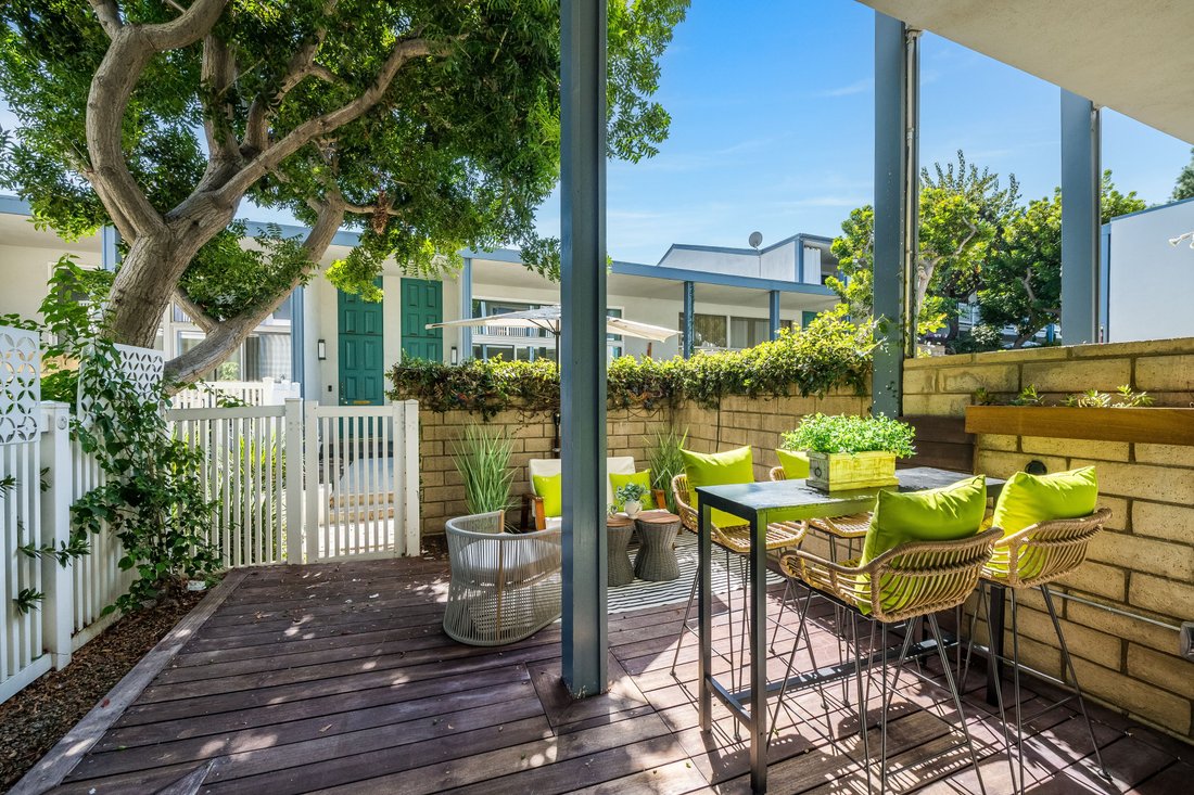 Condo in Burbank, California, United States 5 - 19026592