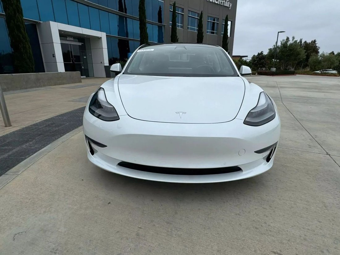 Sedan in Riverside, CA, United States 3 - 19029635
