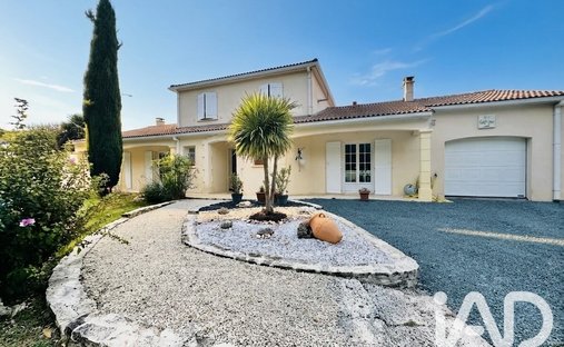 Casa en Saint-Sulpice-de-Royan, Nueva Aquitania, Francia 1