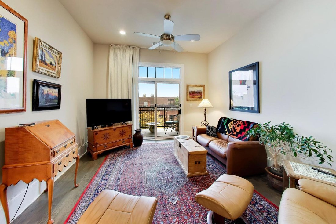 Condo in Elmhurst, Illinois, United States 4 - 19028045