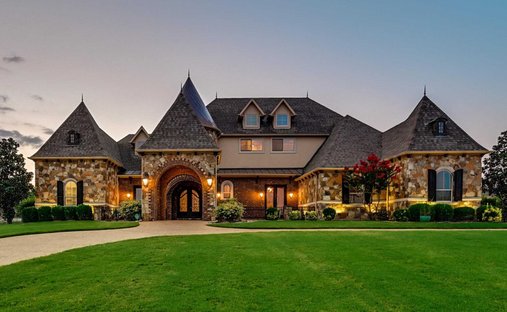 House in Mansfield, Texas, United States 1