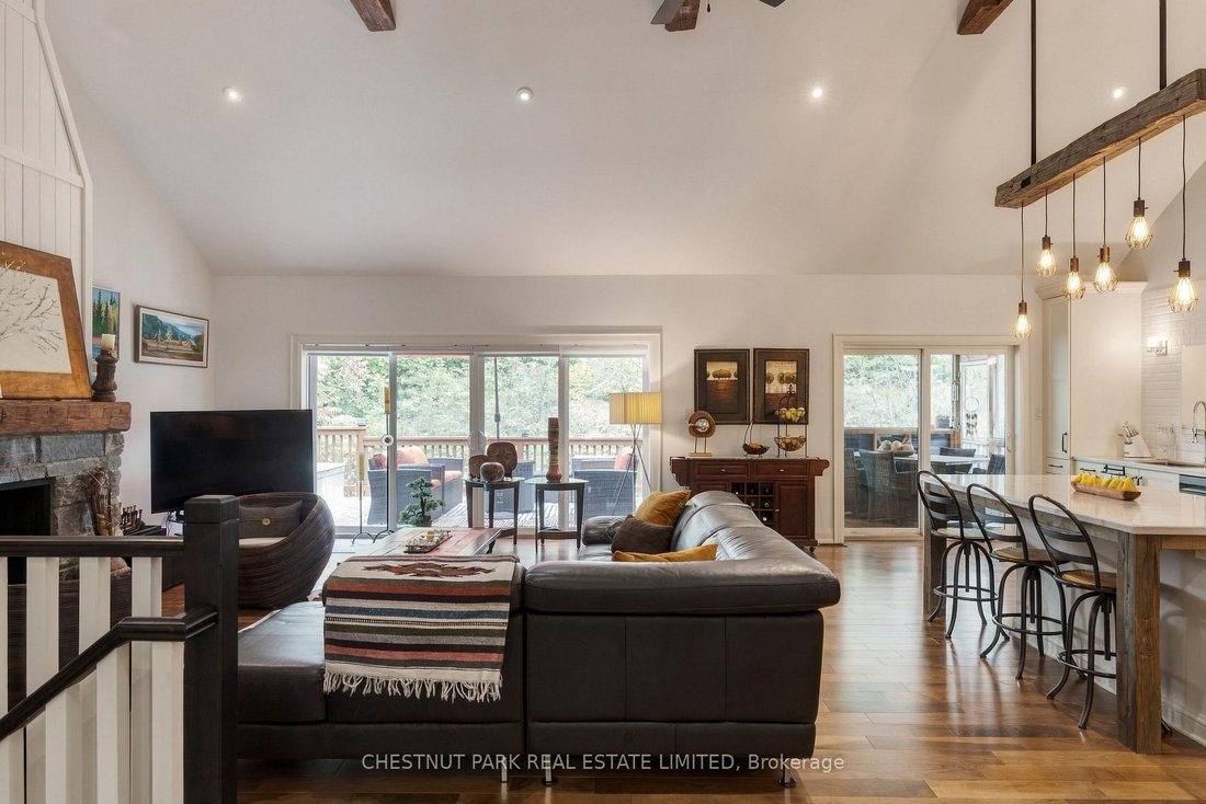 House in Springwater, Ontario, Canada 4 - 19028105