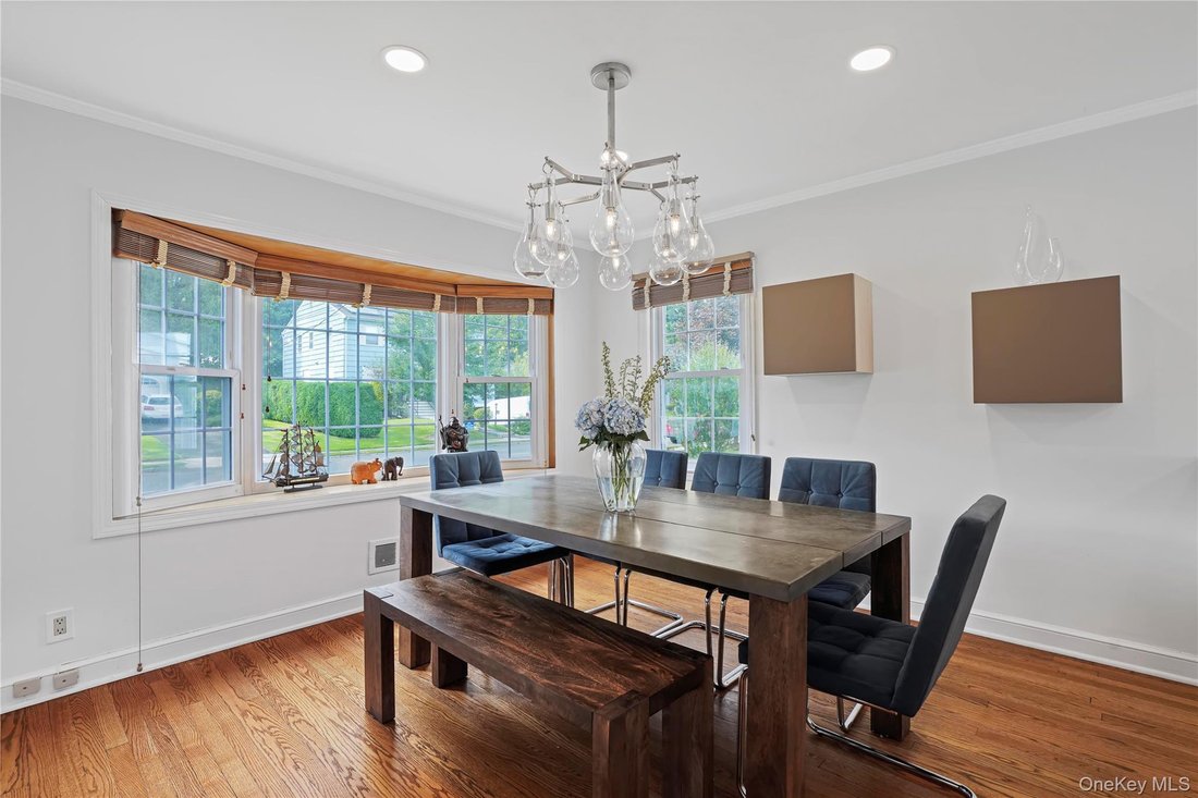House in White Plains, New York, United States 5 - 19021171