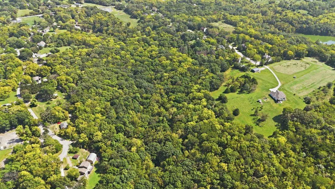 Land in Parkville, Missouri, United States 5 - 19020458