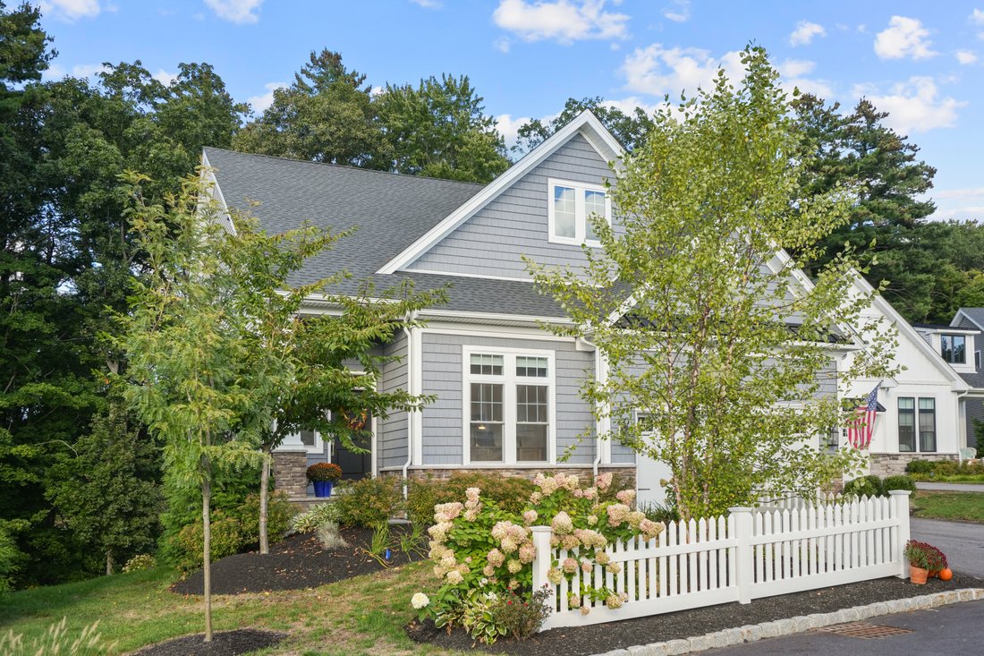 Condo in Hudson, Massachusetts, United States 4 - 19027482