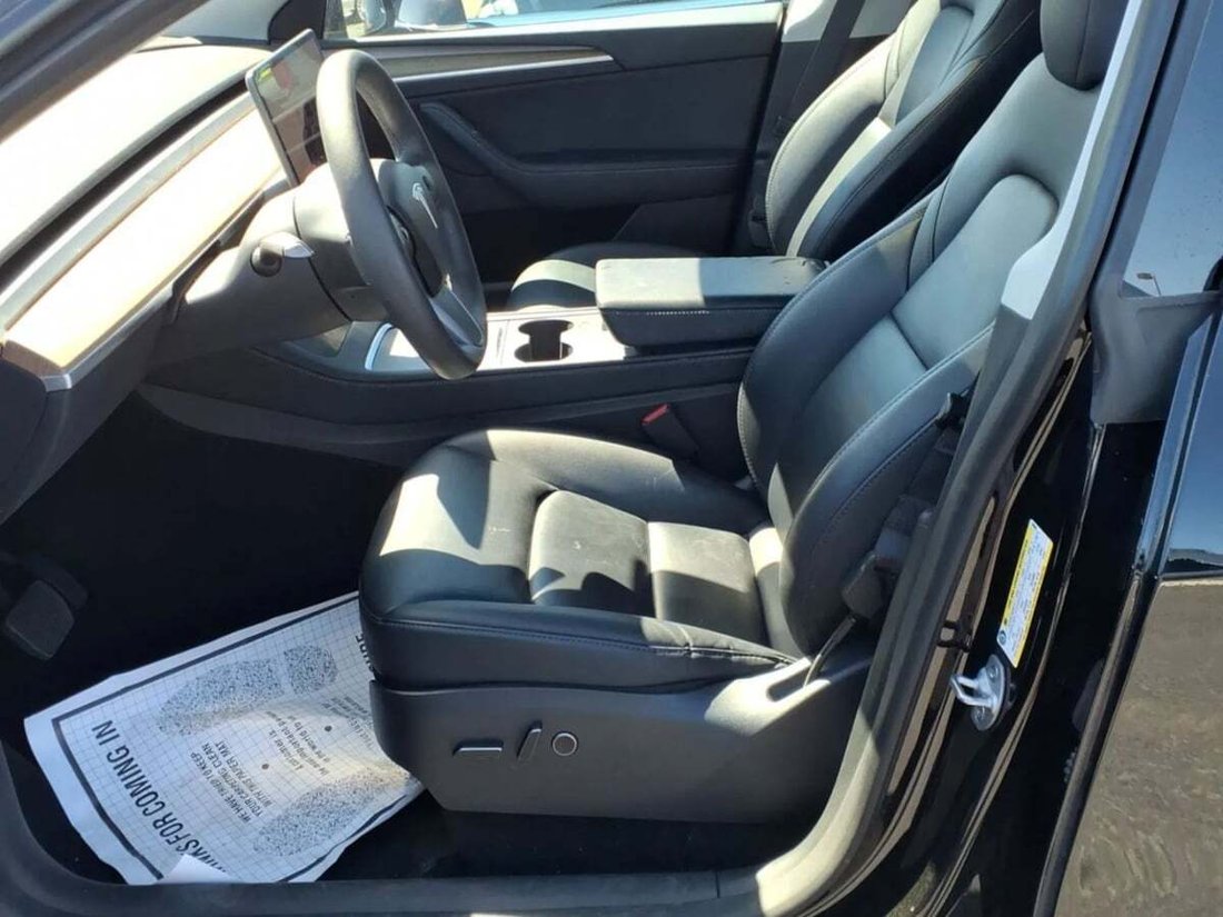 Suv in Newport Beach, CA, United States 2 - 19032719