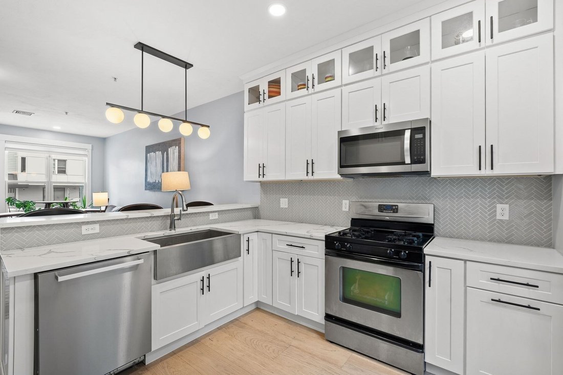 Condo in Boston, Massachusetts, United States 1 - 19028535