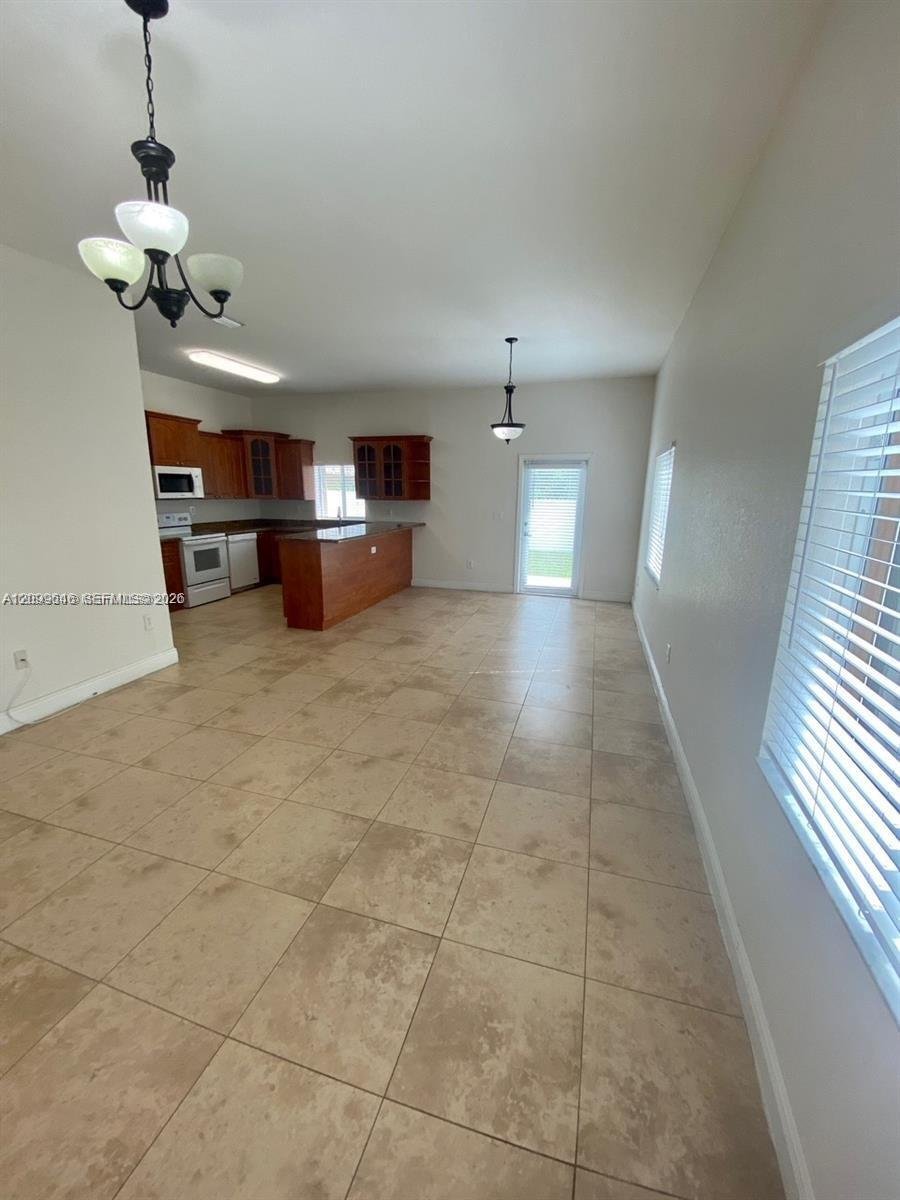 Hialeah, Florida, United States 5 - 19025313