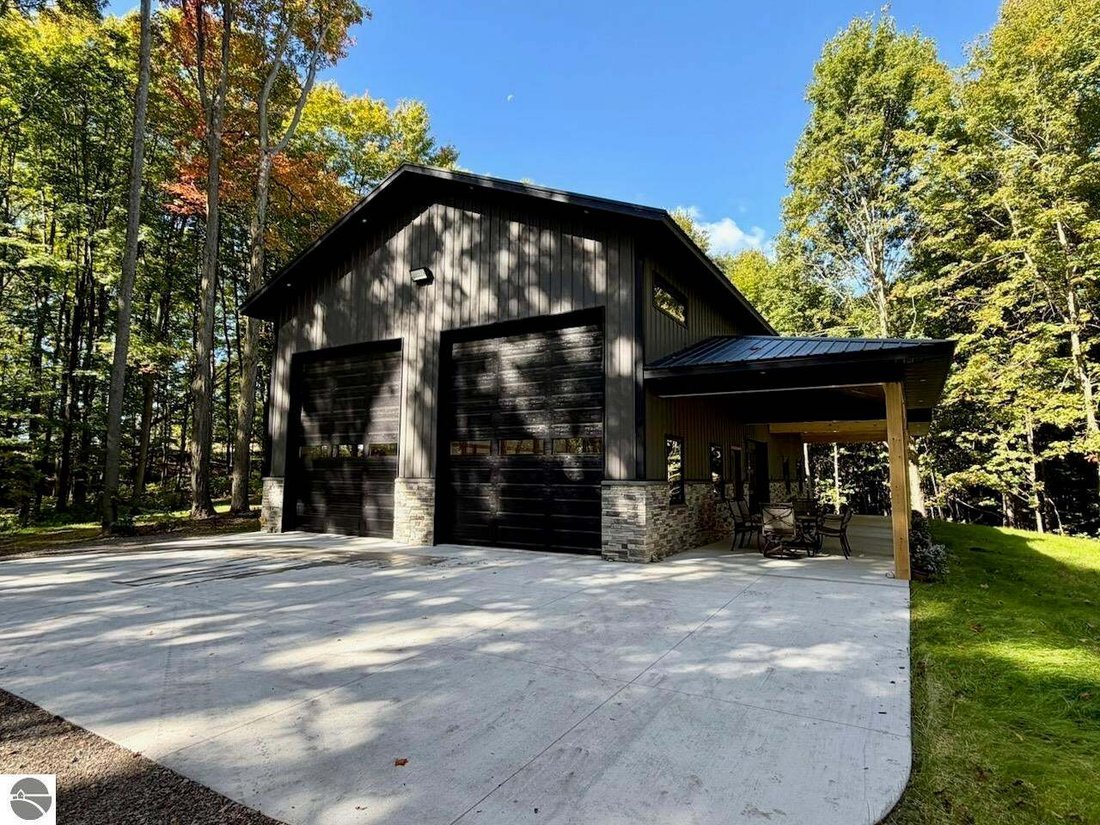 House in Williamsburg, Michigan, United States 3 - 19032371