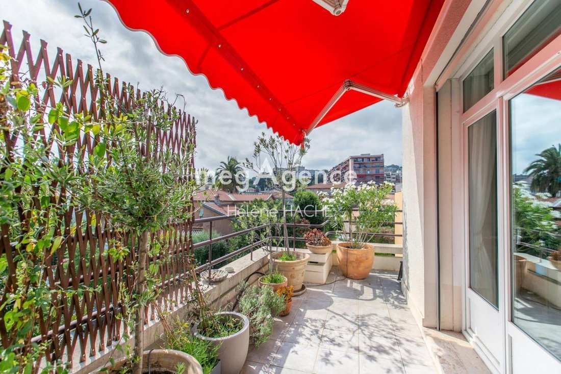 Appartement à Nice, Provence-Alpes-Côte d'Azur, France 2 - 18887215
