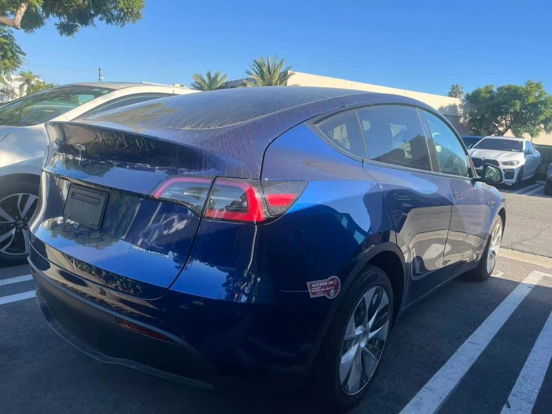 Suv in Costa Mesa, CA, United States 2 - 19028339