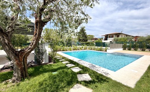 Haus in Padenghe am Gardasee, Lombardei, Italien 1