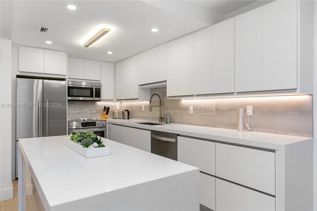 Condo in Miami Beach, Florida, United States 5 - 19024932