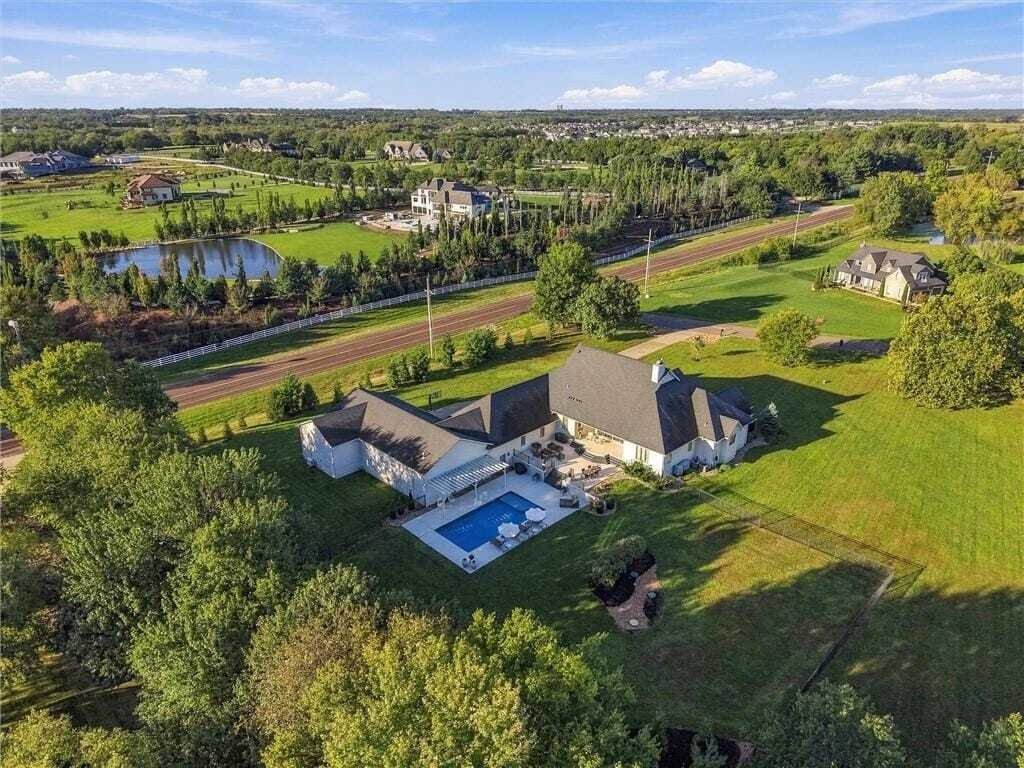 House in Overland Park, Kansas, United States 3 - 19035040