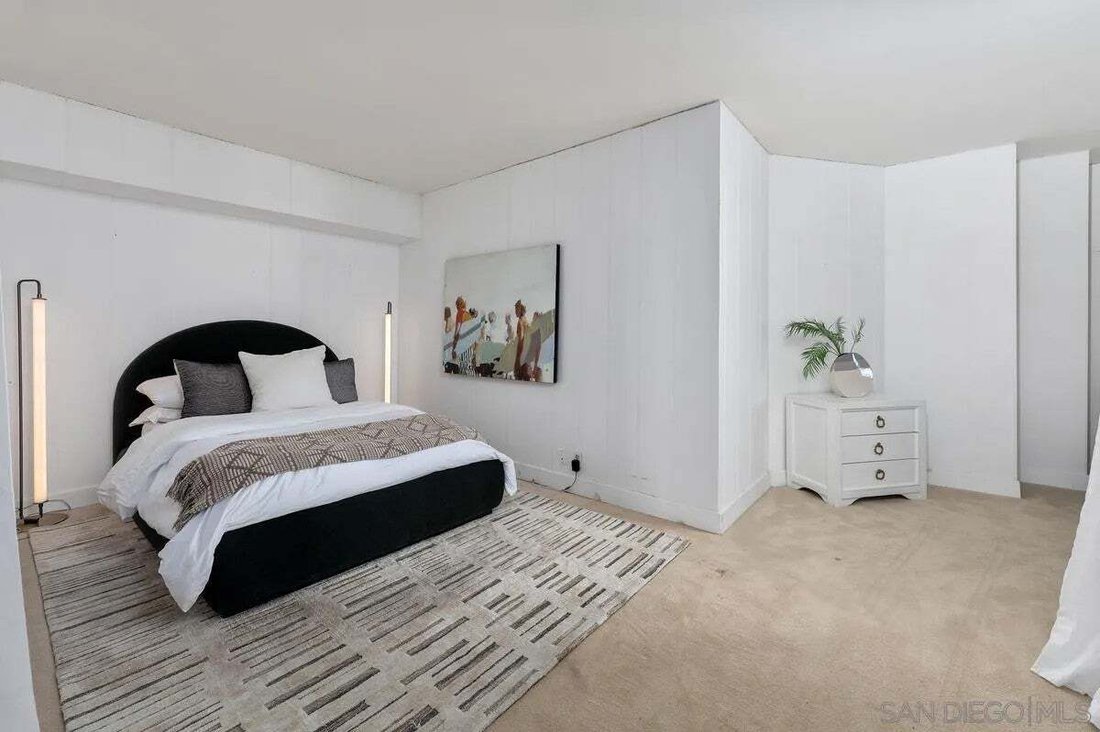Condo in San Diego, California, United States 5 - 19024477