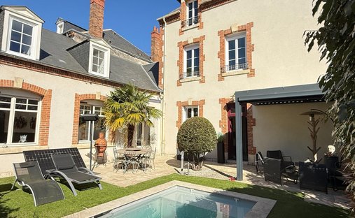 Maison à Cigogne, Orléans, France 1