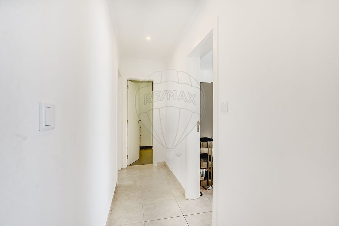 Villa in Carcavelos e Parede, Lisbon, Portugal 2 - 19028021