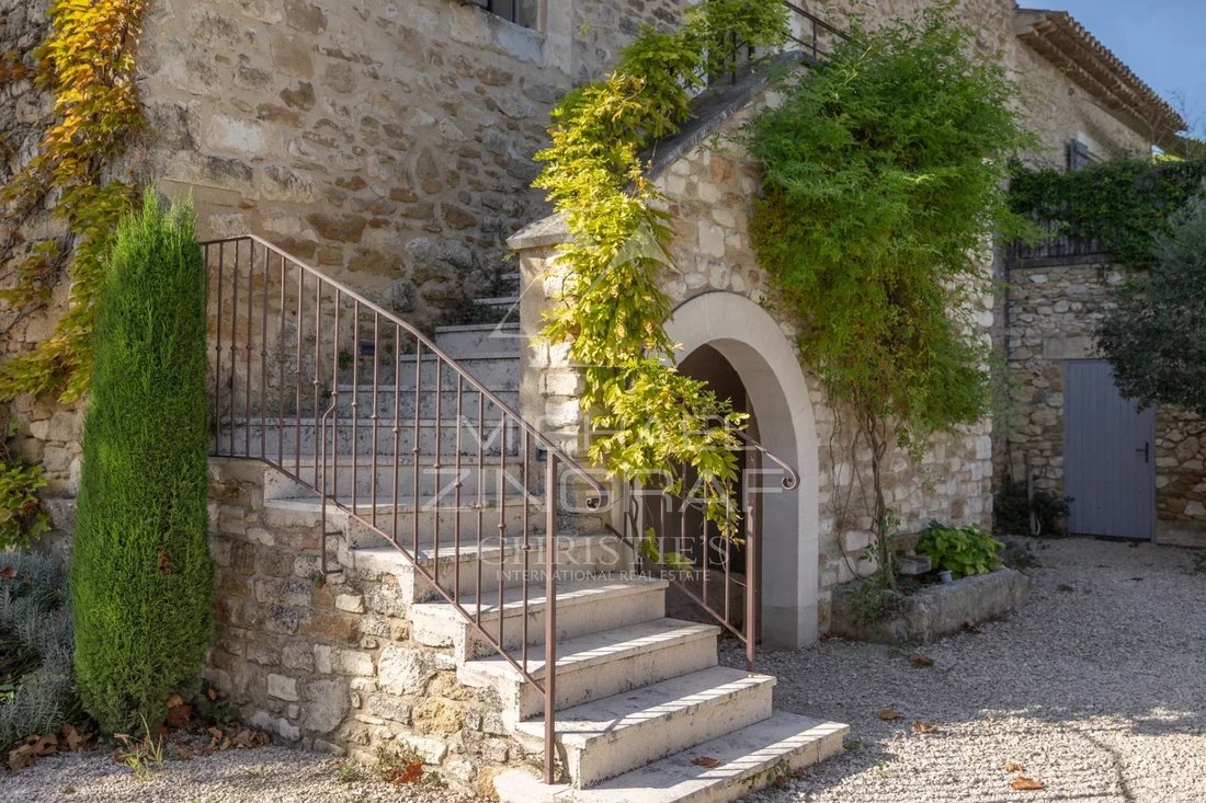Estate in Oppède, Provence-Alpes-Côte d'Azur, France 2 - 19029798
