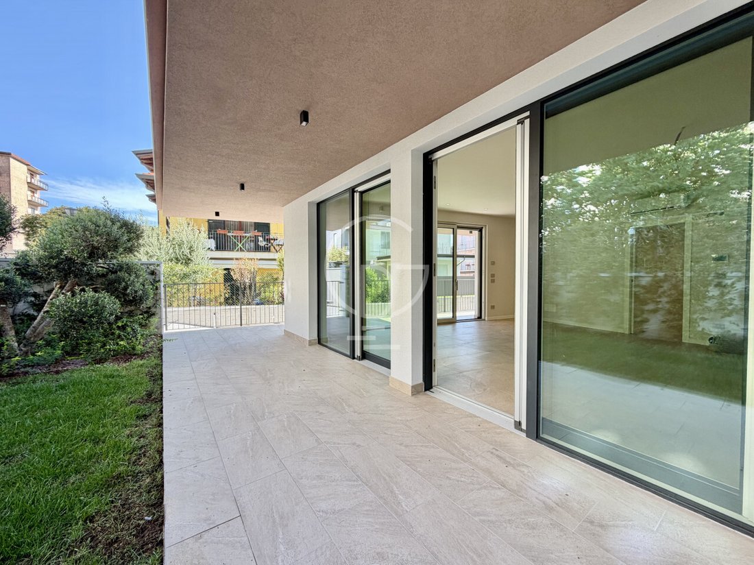 Apartment in Desenzano Centro, Desenzano del Garda, Lombardy 1 - 19025566