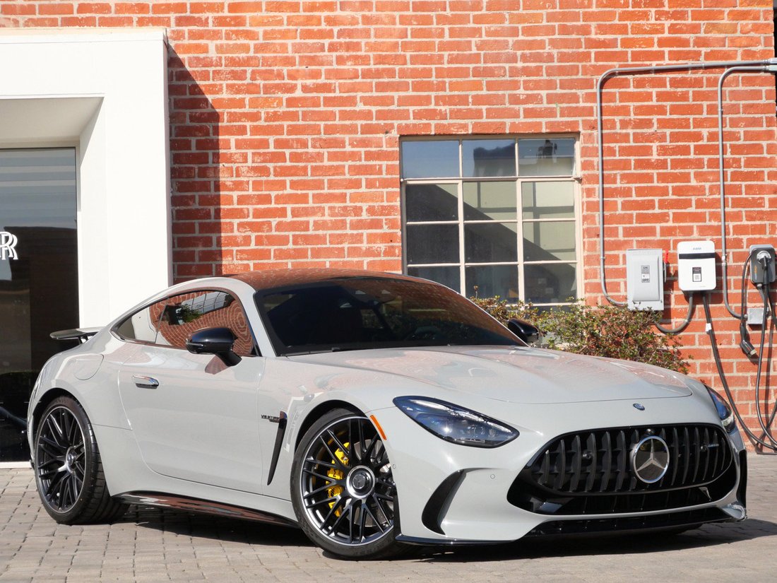 Coupe in Beverly Hills, CA, United States 1 - 19027875