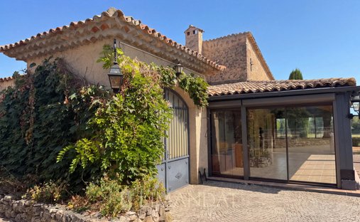 Estate in Tourtour, Provence-Alpes-Côte d'Azur, France 1