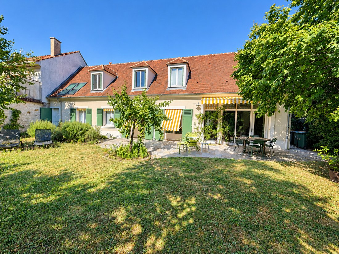 House in Fontainebleau, Ile-de-France, France 1 - 19024843