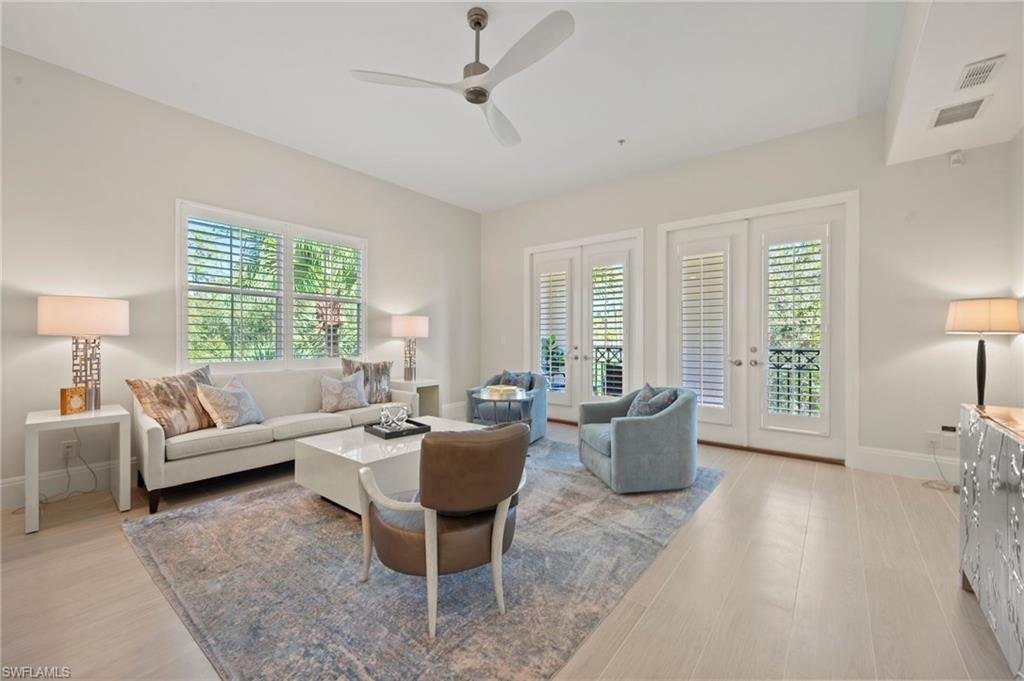 Condo in Naples, Florida, United States 2 - 19032252
