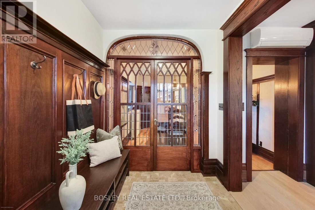 House in Toronto, Ontario, Canada 5 - 19031694