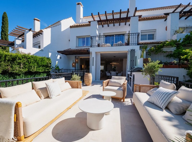 Townhouse in Marbella, Andalusia, Spain 1 - 19023975
