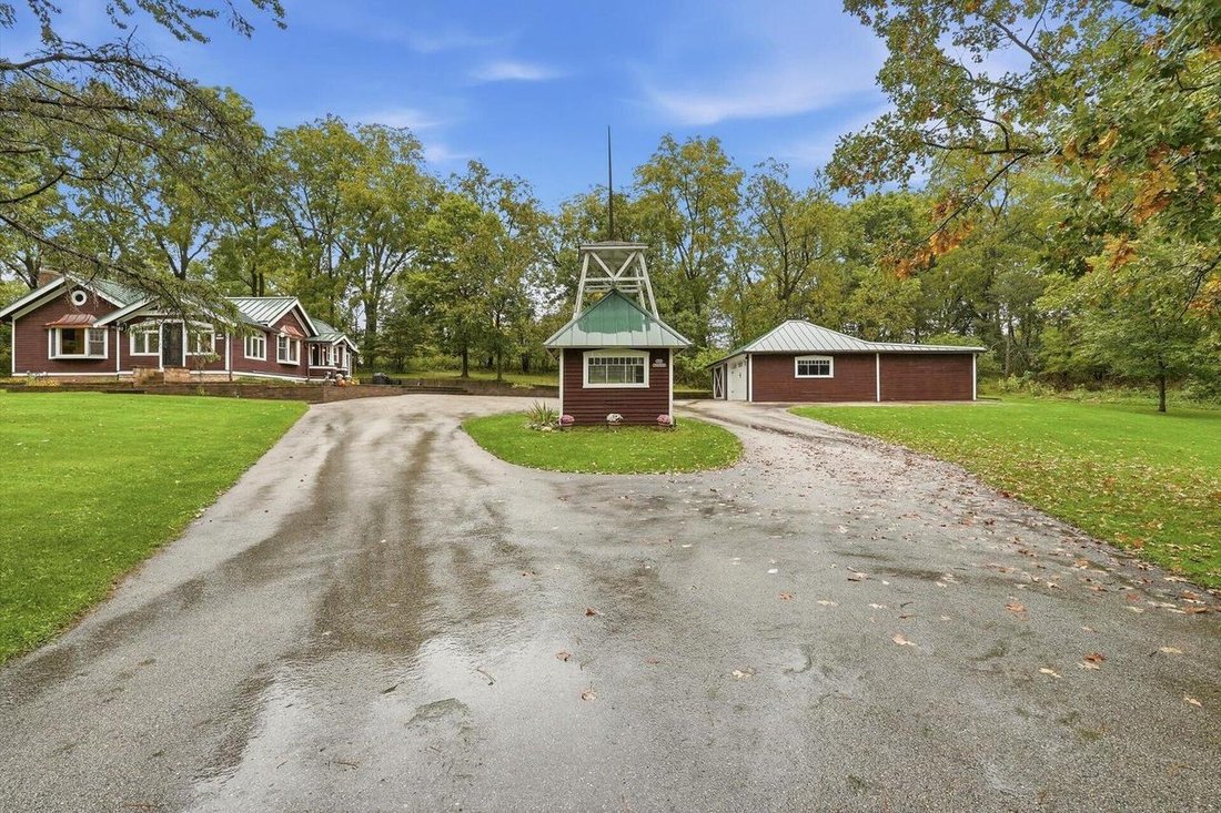 House in Hartland, Wisconsin, United States 4 - 19023081
