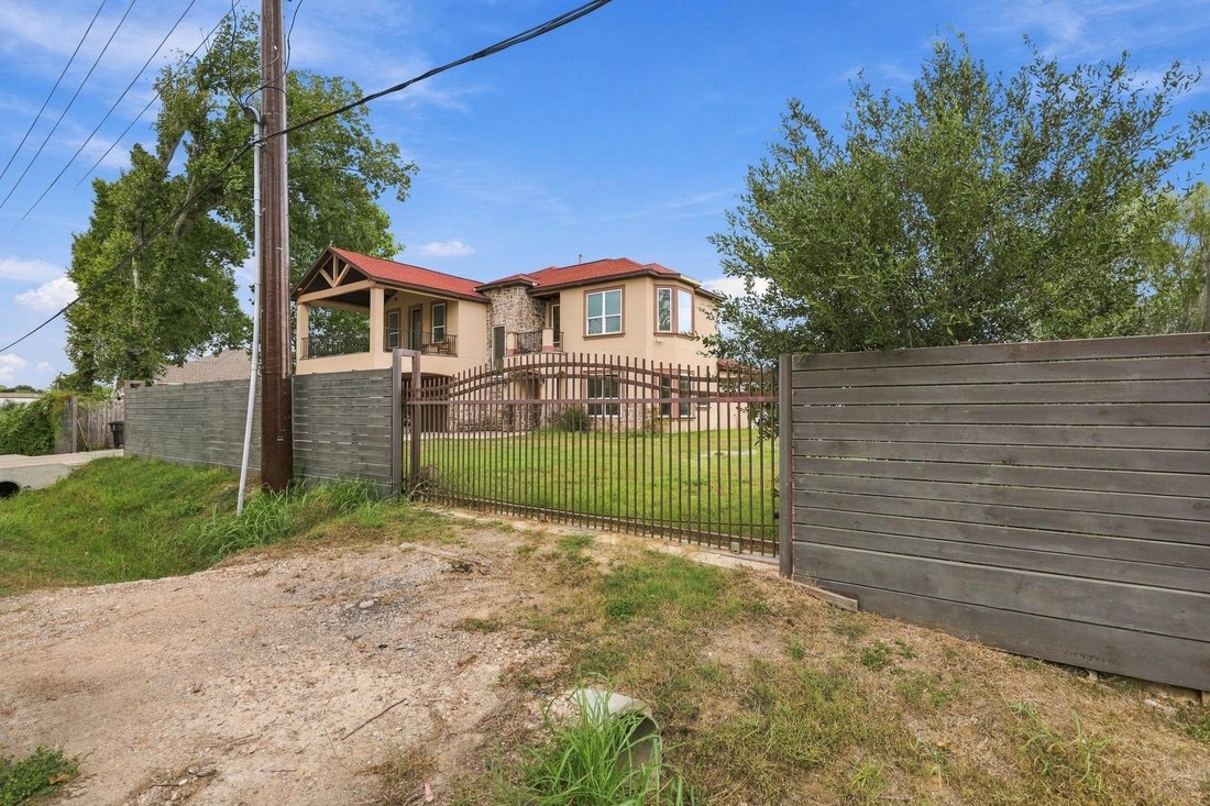 House in Houston, Texas, United States 3 - 19027702