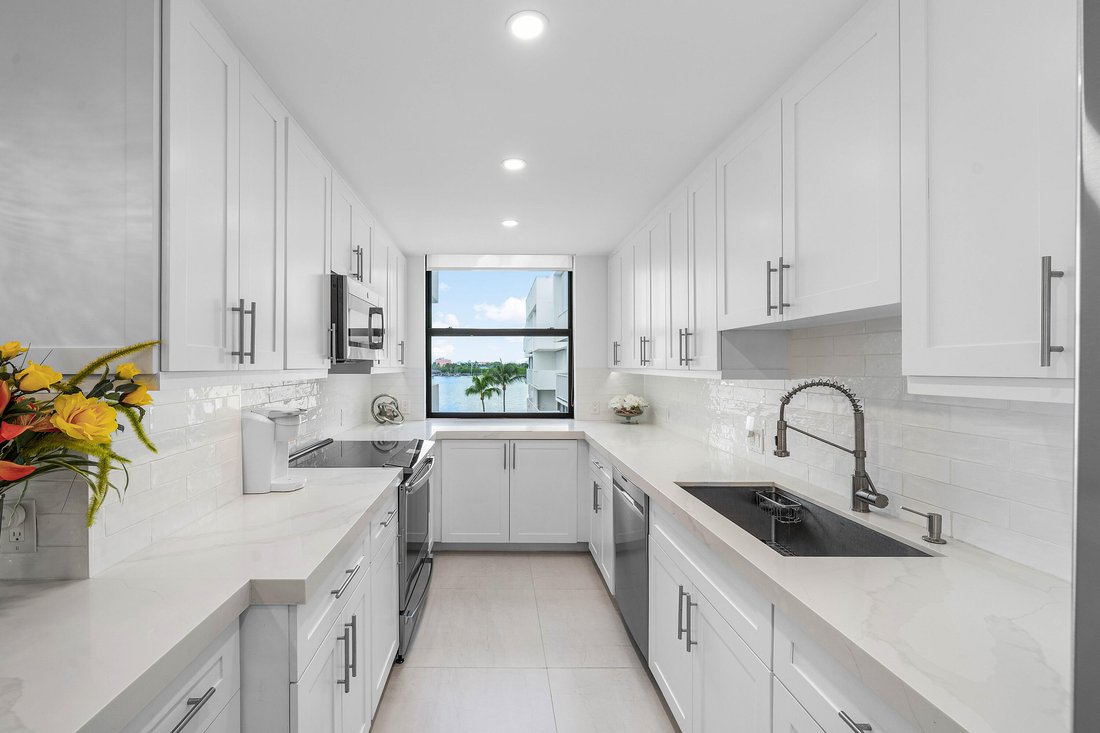 Condo in Palm Beach, Florida, United States 5 - 19032242