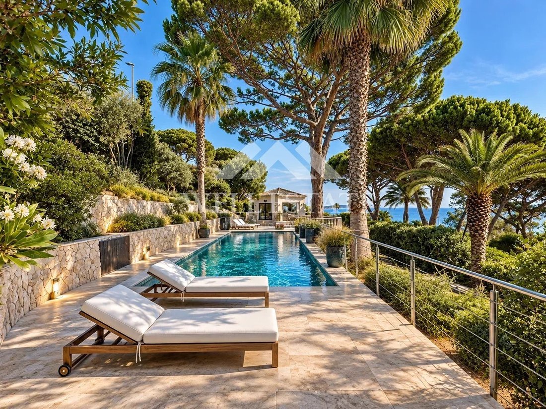 Villa in Cannes, Provence-Alpes-Côte d'Azur, France 2 - 16286113