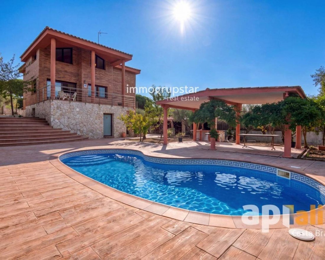 Chalet in Calonge i Sant Antoni, Catalonia, Spain 1 - 19021342