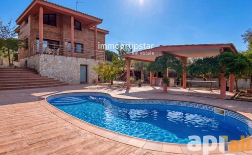 Chalet in Calonge i Sant Antoni, Catalonia, Spain 1