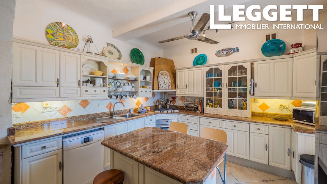 Villa in Correns, Provence-Alpes-Côte d'Azur, France 4 - 15560077