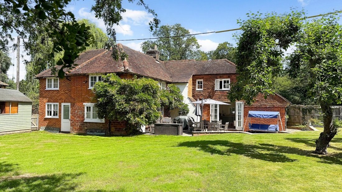 House in Shamley Green, Wonersh, England 2 - 19029357