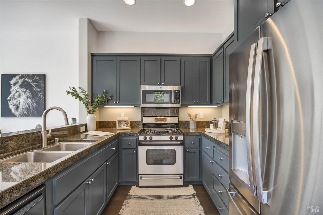 Condo in San Rafael, California, United States 4 - 19025213