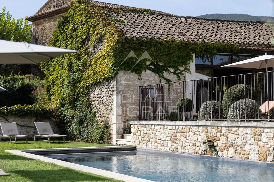 Estate in Oppède, Provence-Alpes-Côte d'Azur, France 4 - 19029798