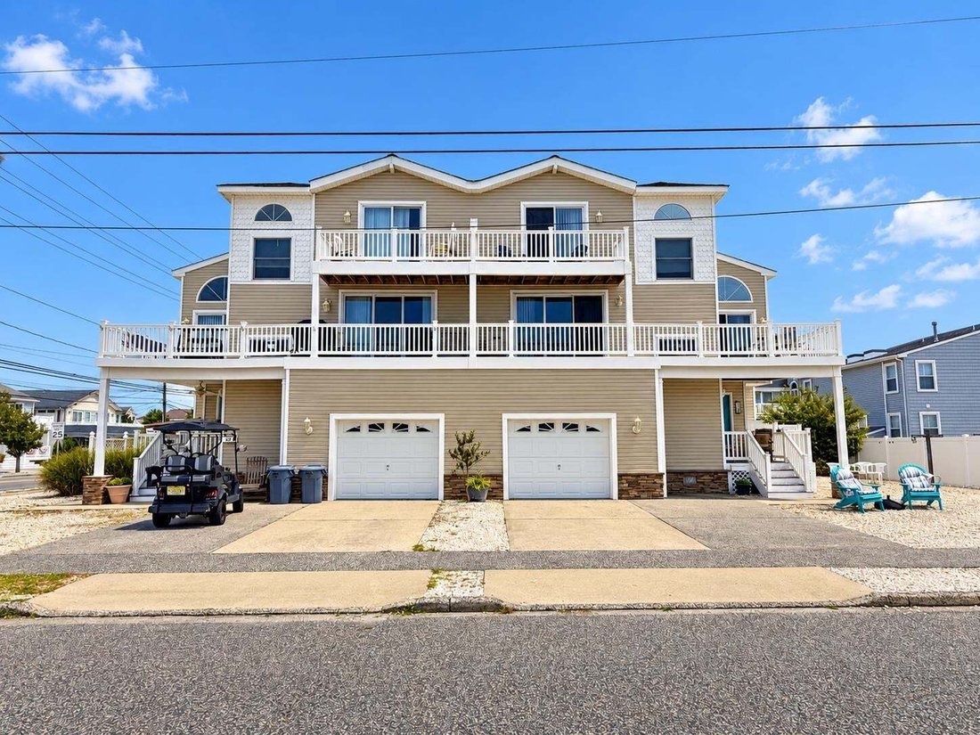 Townhouse in Sea Isle City, New Jersey, United States 1 - 19022750