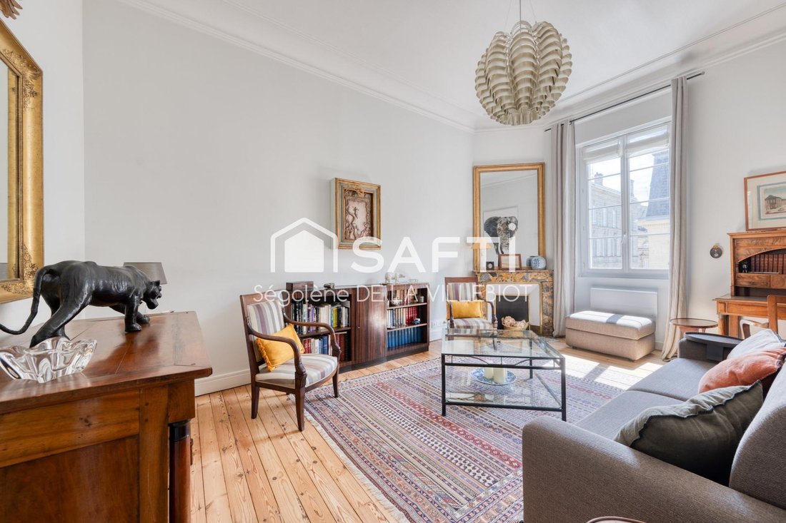 Apartment in Hôtel de Ville-Quinconce-Saint Seurin-Fondaudège, Bordeaux, France 2 - 19028592