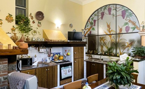 Country House in Quiesa, Massarosa, Tuscany 1