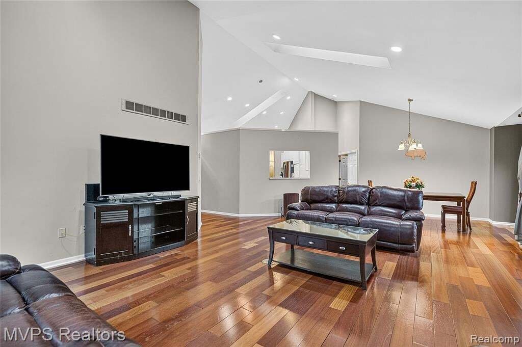 House in Orion charter Township, Michigan, United States 5 - 19024177