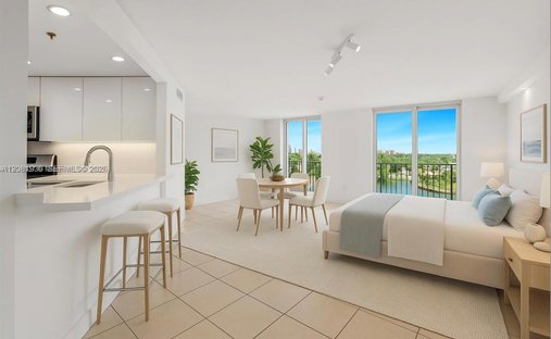 Condo in Miami Beach, Florida, United States 1